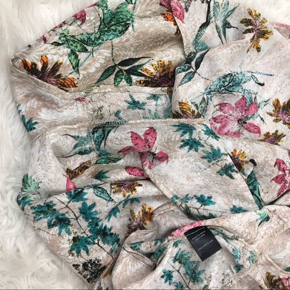 En Creme Floral Wrap Pockets Shorts Romper XS - Picture 7 of 8